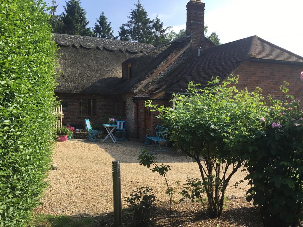 Thatched Cottage – Pulborough – West Sussex – UK