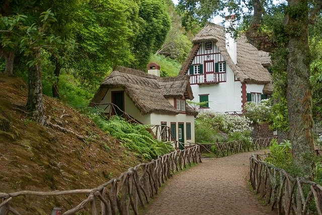 Thatch Roof Houses in Madiera - Thatch Roof Photo Gallery